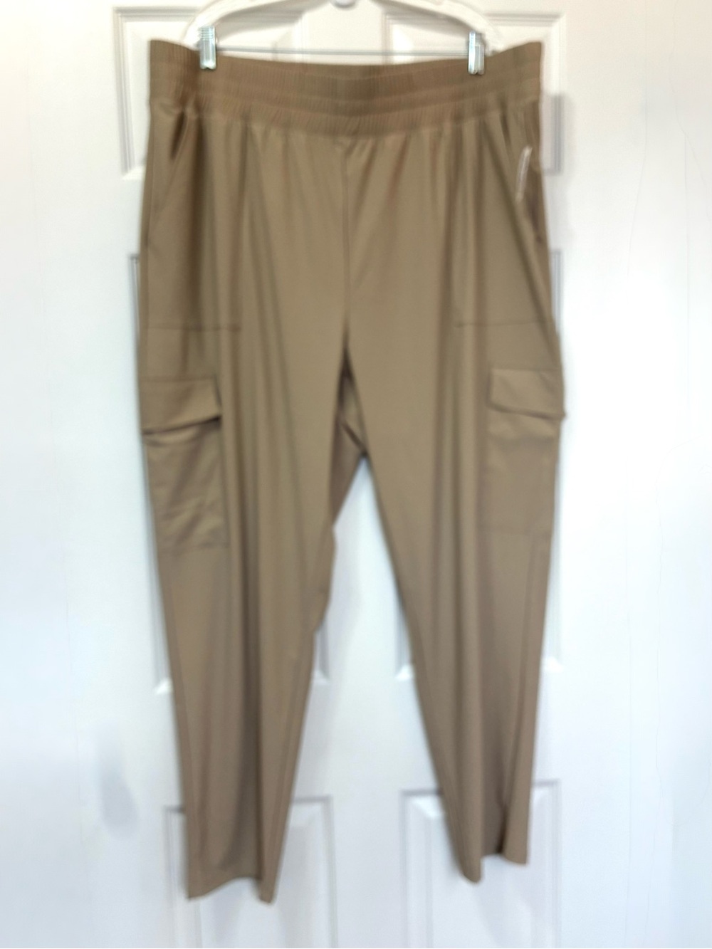 Old Navy High-Waisted SleekTech Cargo Ankle Pants NEW Womens XXL Tall Beige
